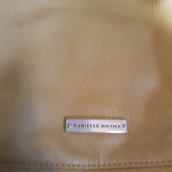 Mustard yellow fold over bag - Picture 3 of 5